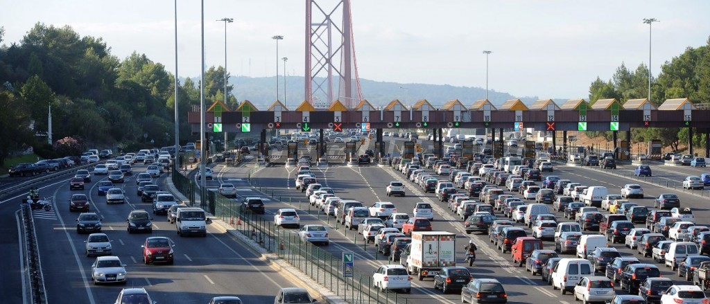 Traffic_Driving_Lisbon_Portugal