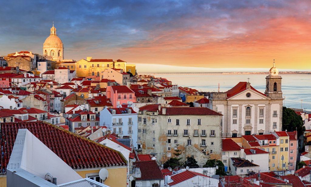 Tips Tricks 5 Ways To Go From Lisbon Airport To Downtown City Centre 