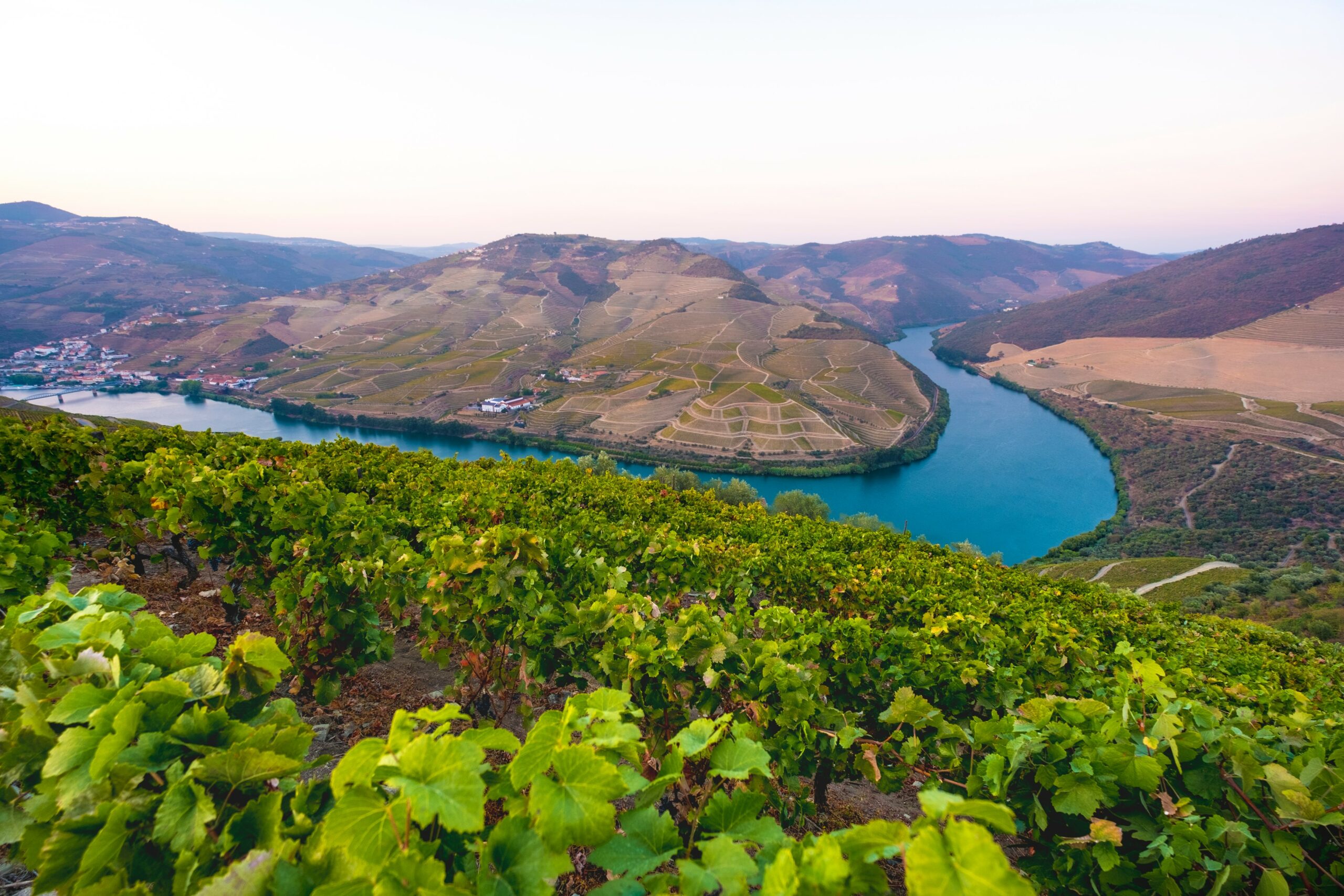 distance_from_lisbon_to_douro_valley