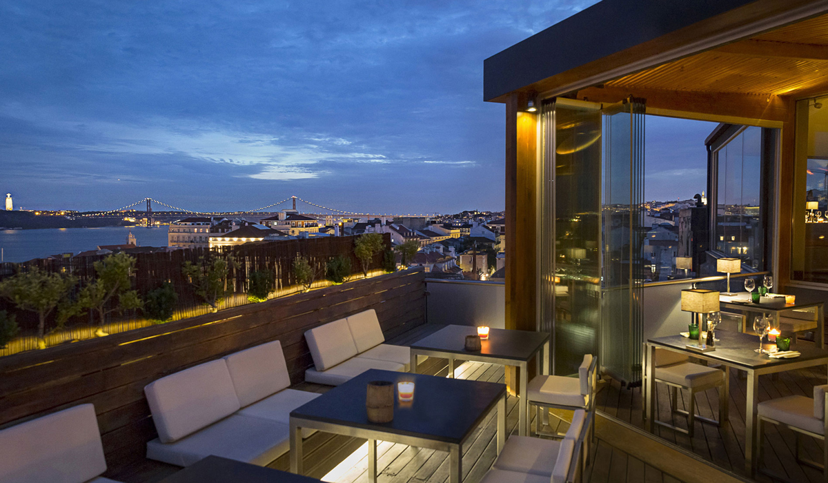 Best_Rooftop_Bars_Lisbon_Silk_Club