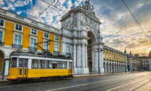 Lisboa_Tours_Comercio_Praca