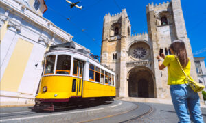 alfama-cathedral-tram28