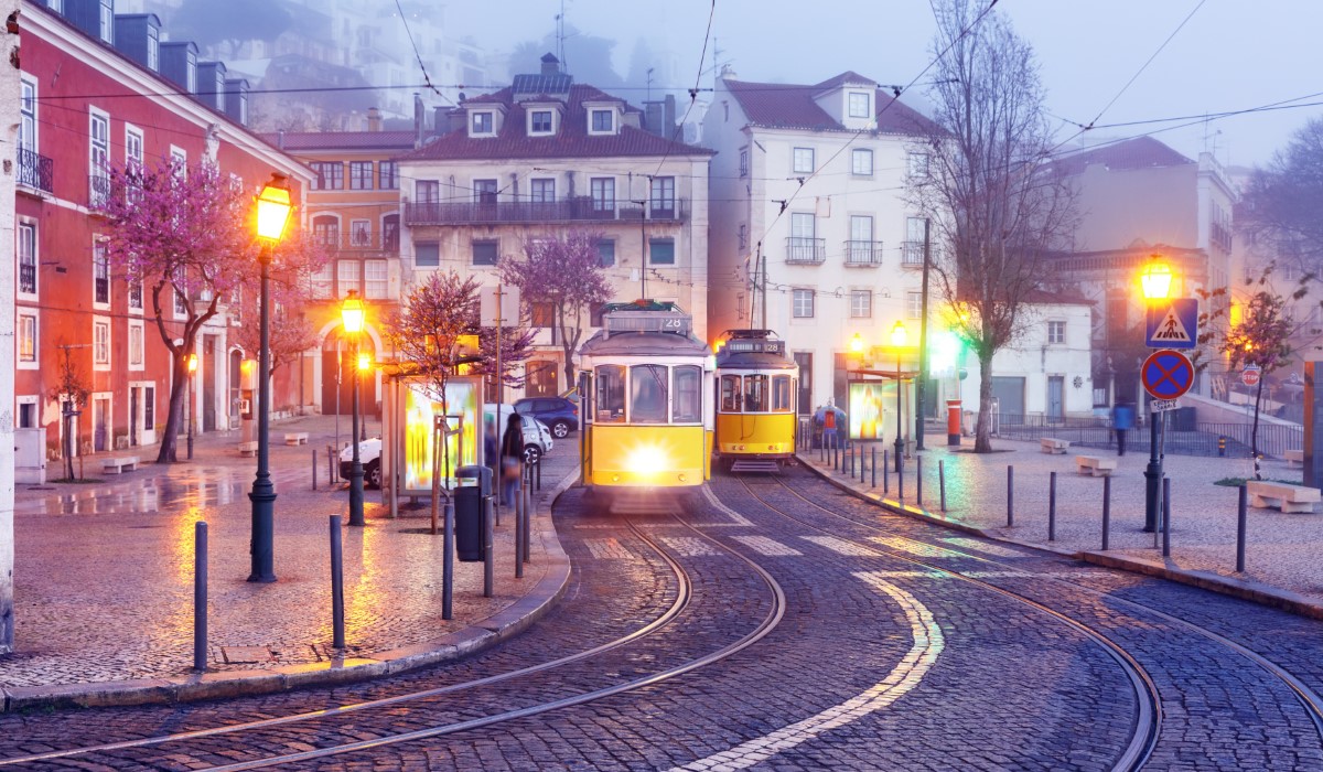alfama_highlights_tours_trips