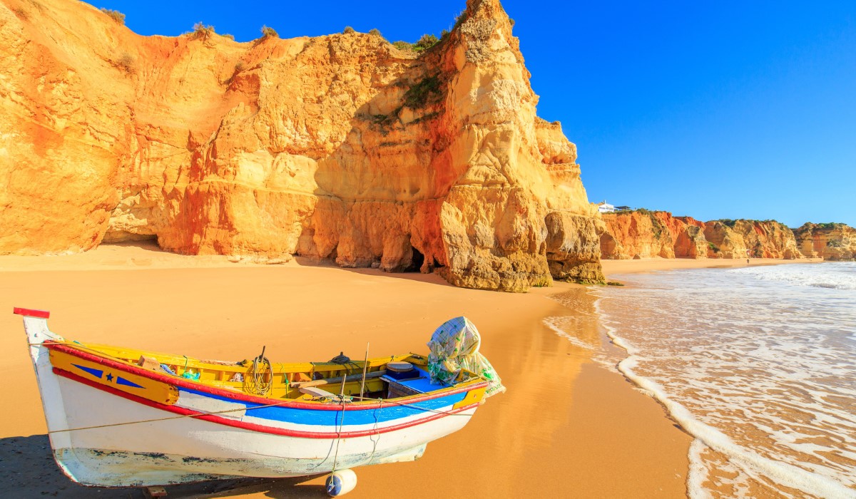 portugal-lisbon-algarve-tours-driver