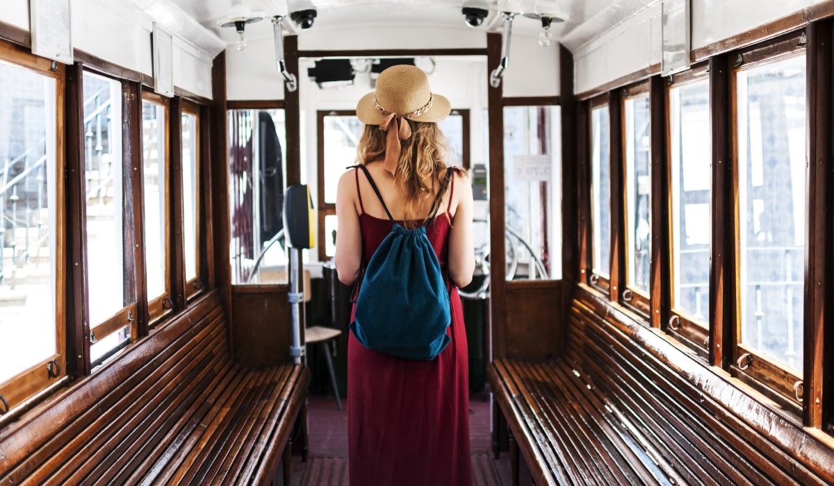 travel solo lisbon single