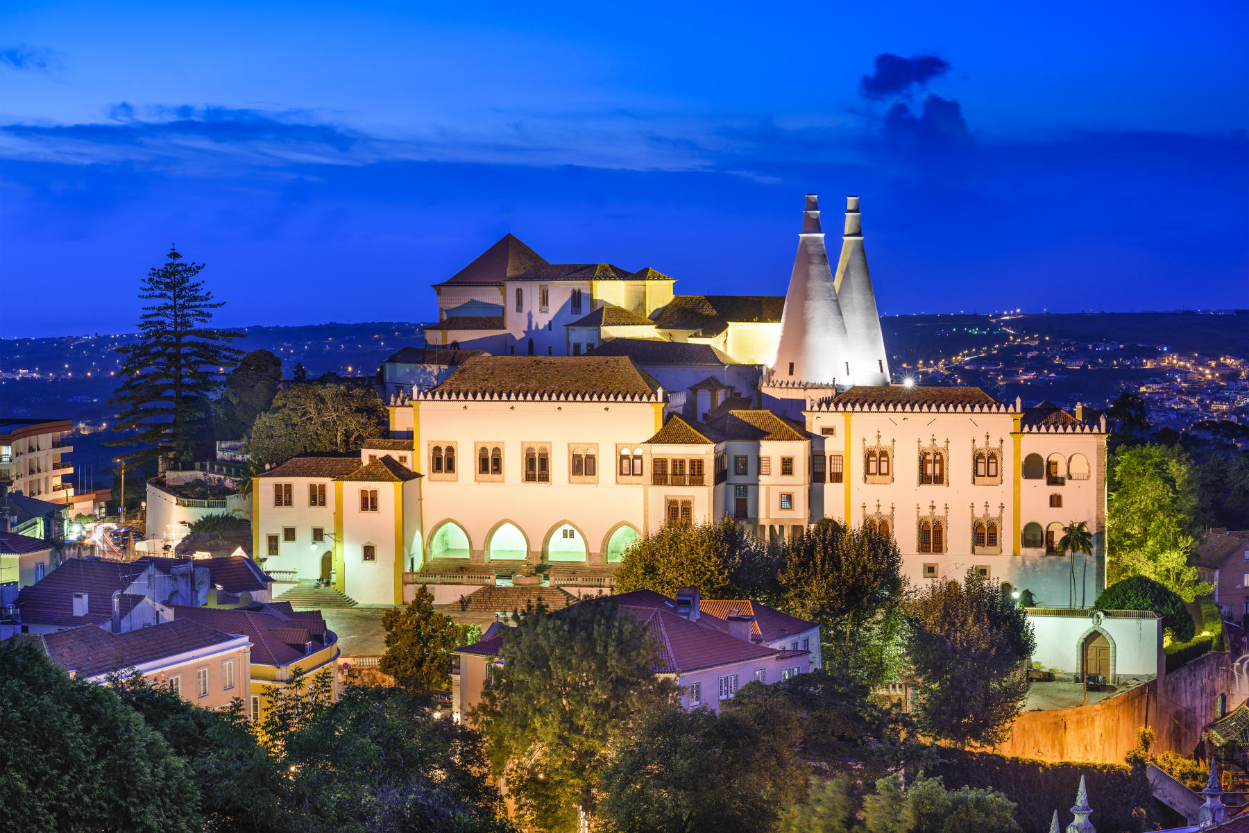 Top 5 Enchanting Castles to Explore Near Lisbon