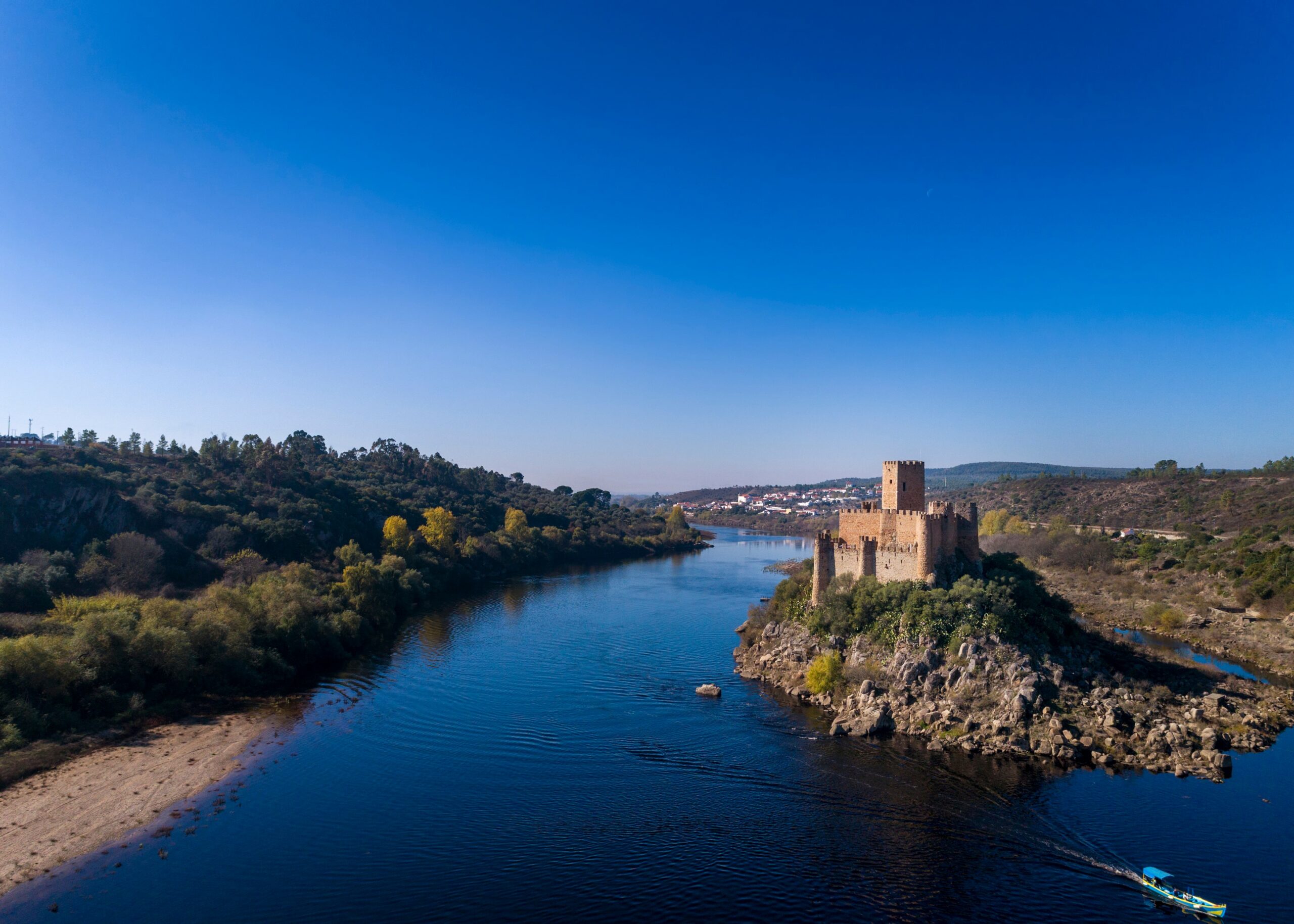 Discovering Tomar and Almourol: A Day of Hidden Gems