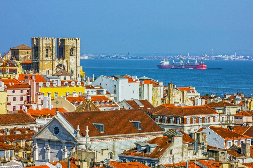 Visit Lisbon Old Town + Jewish Quarter (3h Tour) - The Lisbon Guide ...