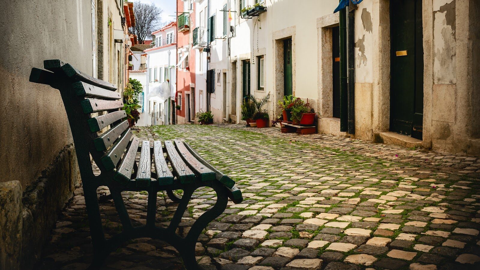 10 Best Low-Cost Accomodation in Portugal